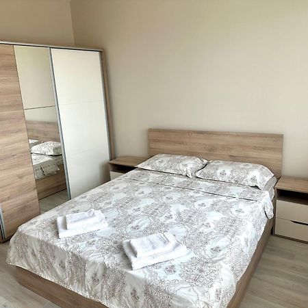 Апартамент Каролина Varna Esterno foto